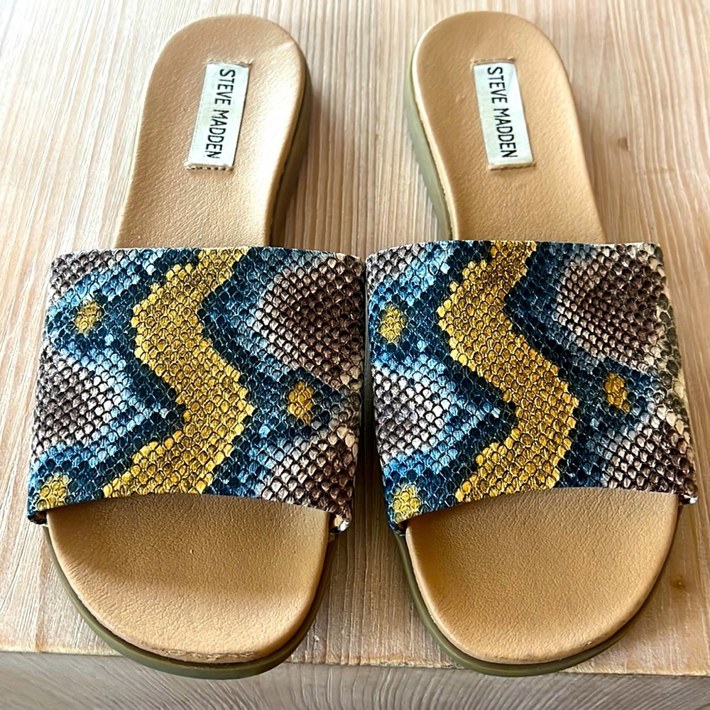 Steve Madden slides